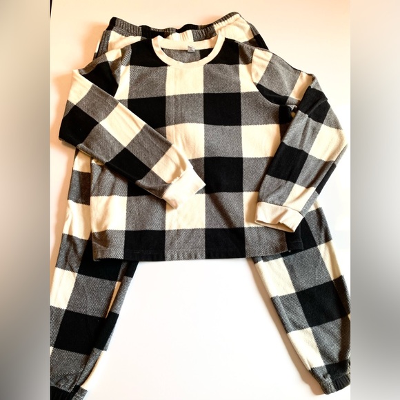 Old Navy Other - Old Navy Black and Cream Buffalo Check Cold Weather Pajama Set, Large Tall
